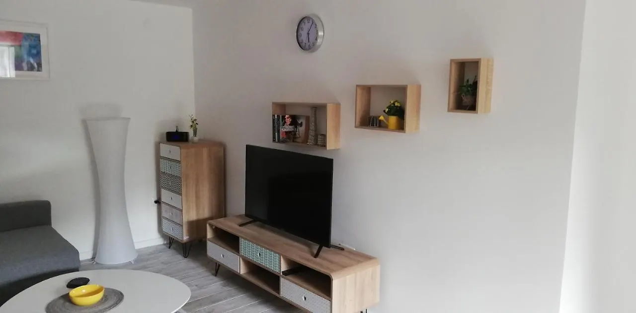 Apartman Tomki - Modern, Refurbished 2 Bedroom Apartment - 4 Guests Pjescana Uvala