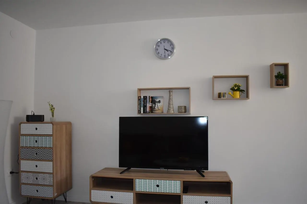 Apartman Tomki - Modern, Refurbished 2 Bedroom Apartment - 4 Guests Pjescana Uvala Kroatien