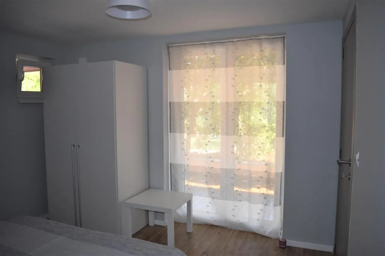 Apartman Tomki - Modern, Refurbished 2 Bedroom Apartment - 4 Guests Pjescana Uvala 0*,