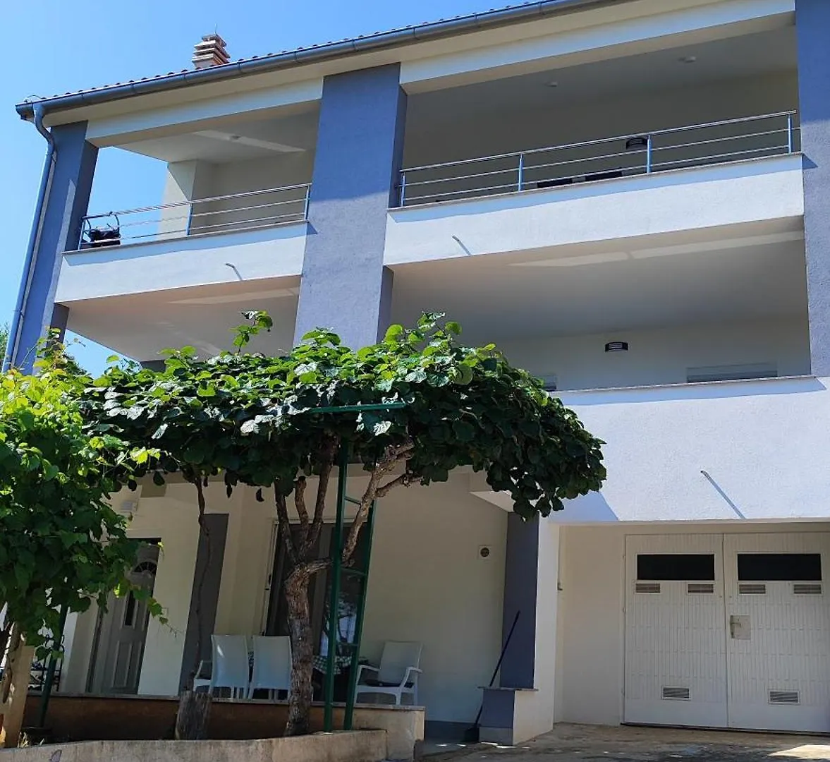 Apartman Tomki - Modern, Refurbished 2 Bedroom Apartment - 4 Guests Pjescana Uvala